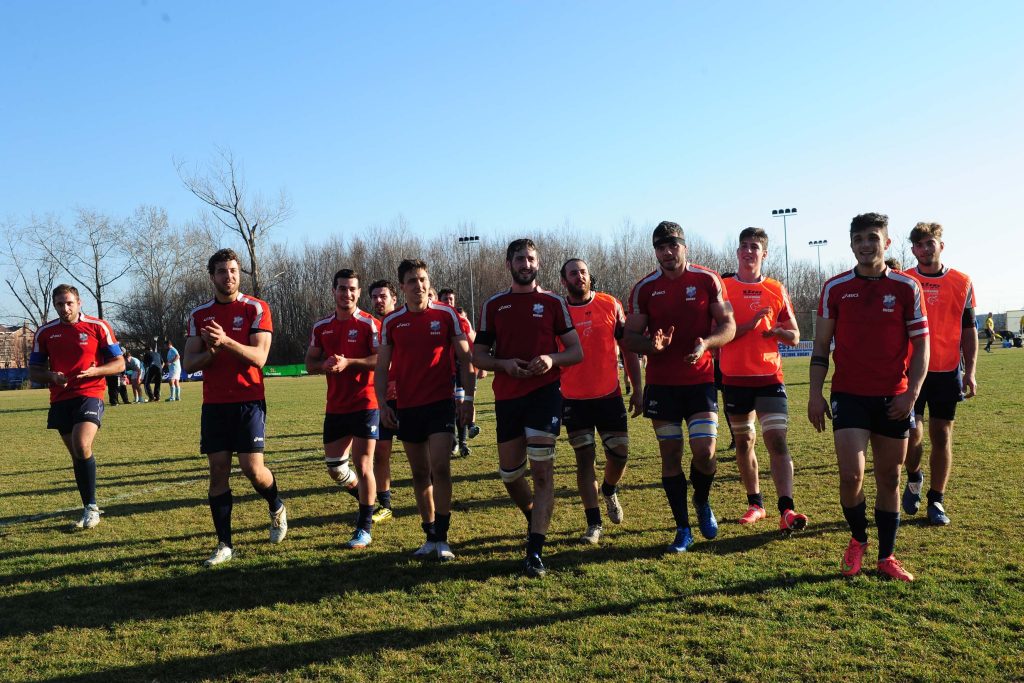 La squadra saluta il pubblico
